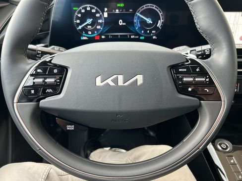 New 2026 Kia Niro Wind FWD image 27