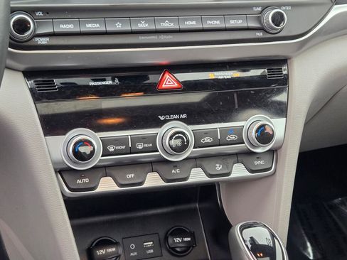 Used 2020 Hyundai Elantra Value Edition image 25