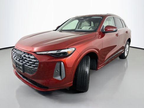Used 2025 Audi Q5 Premium w/ Convenience Package AWD/4WD image 3