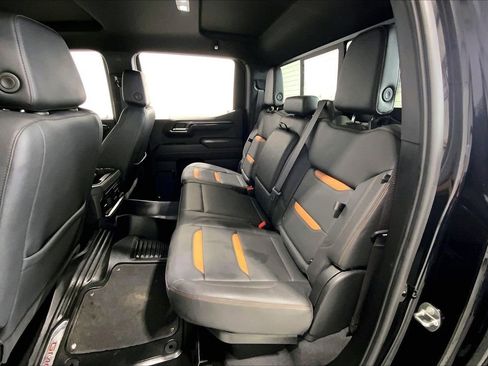 Used 2024 GMC Sierra 1500 AT4 w/ Technology Package AWD/4WD image 19