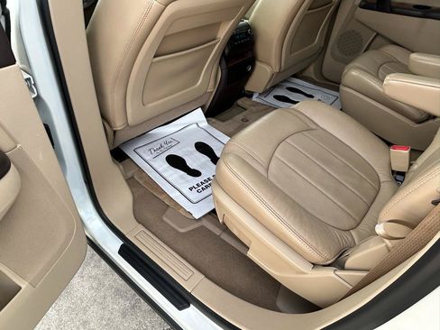 Used 2010 Buick Enclave CXL w/ Trailering Provision Package AWD/4WD image 9