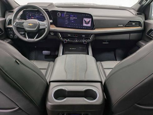 Used 2025 Chevrolet Suburban High Country w/ Sun And Tow Package image 17