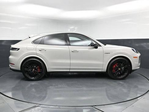 New 2025 Porsche Cayenne S AWD/4WD image 13