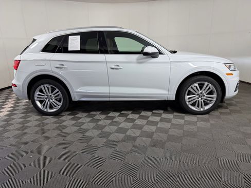 Used 2019 Audi Q5 2.0T Premium Plus w/ Premium Plus Package AWD/4WD image 8