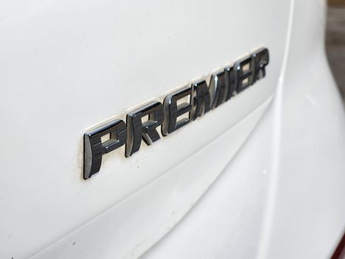 Used 2020 Chevrolet Equinox Premier image 10