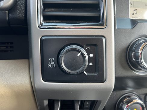 Used 2019 Ford F250 Lariat w/ Lariat Value Package AWD/4WD image 24