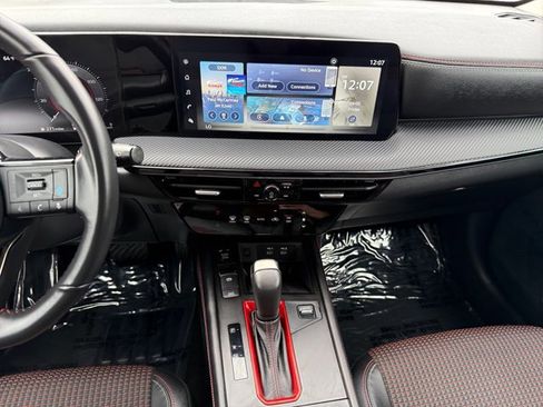 Used 2025 Nissan Kicks SR image 15