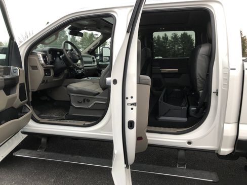 Used 2025 Ford F250 Platinum w/ Platinum Plus Package image 10