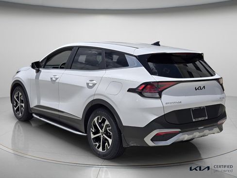 Certified 2024 Kia Sportage EX FWD image 8