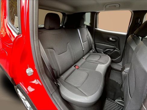 Certified 2023 Jeep Renegade Latitude w/ Premium Group image 28