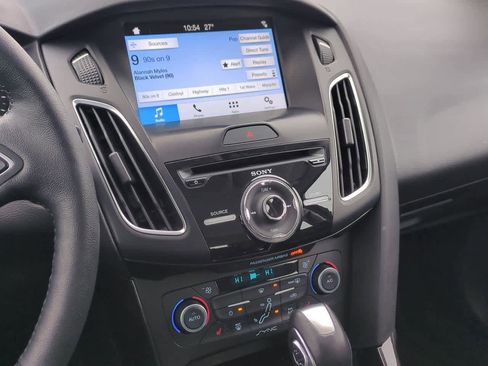 Used 2018 Ford Focus Titanium image 28