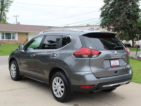 Used 2017 Nissan Rogue S w/ S Appearance Package AWD/4WD image 7