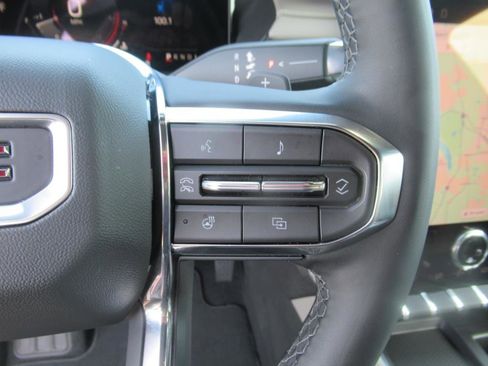 Used 2024 GMC Acadia Elevation w/ Luxury Package image 18