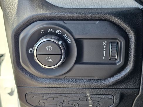 New 2026 Jeep Gladiator Sport AWD/4WD image 18