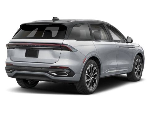 Used 2024 Lincoln Nautilus Reserve AWD/4WD image 2