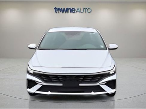 Used 2024 Hyundai Elantra SEL FWD image 8