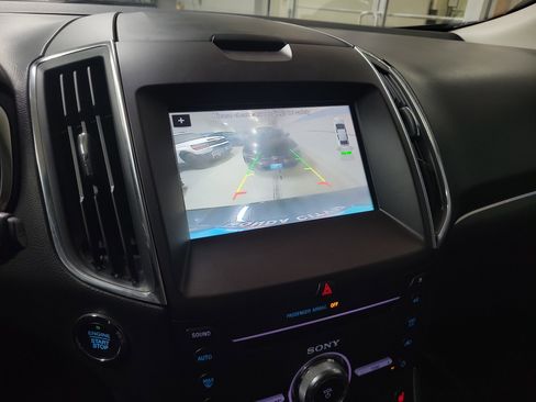 Used 2018 Ford Edge Titanium w/ Technology Package image 30