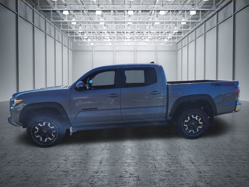 Used 2020 Toyota Tacoma TRD Off-Road w/ Blackout Package AWD/4WD image 9
