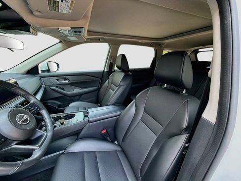 Used 2024 Nissan Rogue SV w/ SV Premium Package FWD image 19