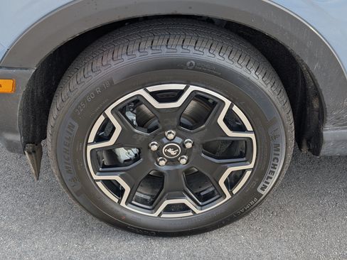 Used 2025 Ford Bronco Sport Outer Banks AWD/4WD image 13