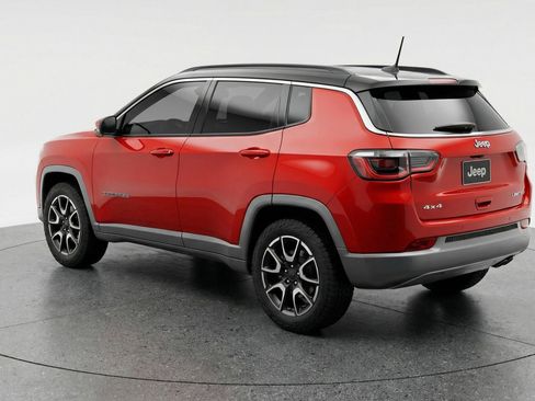 Used 2025 Jeep Compass Trailhawk AWD/4WD image 6