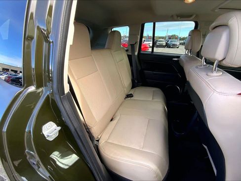 Used 2017 Jeep Compass 75th Anniversary w/ Power Value Group image 19