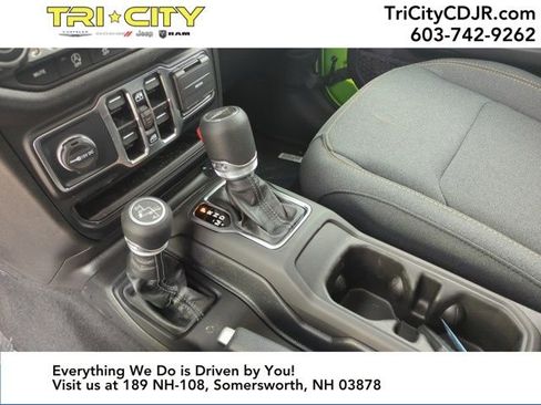 New 2025 Jeep Gladiator Sport image 22