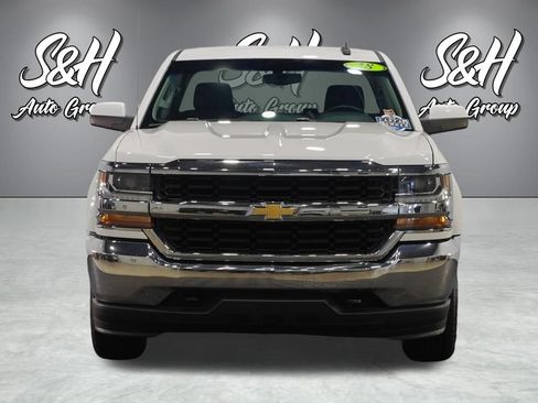 Used 2018 Chevrolet Silverado 1500 LT w/ Trailering Package AWD/4WD image 11