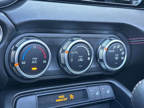 Used 2018 MAZDA MX-5 Miata Grand Touring image 16