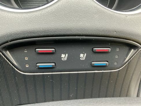 Used 2021 Toyota Venza AWD/4WD image 24