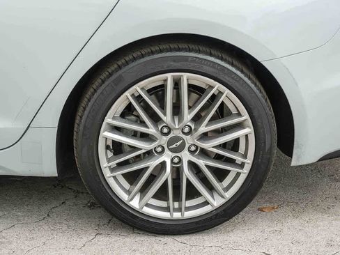 Used 2020 Genesis G70 2.0T RWD image 10