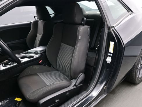 Used 2022 Dodge Challenger R/T w/ Blacktop Package image 11