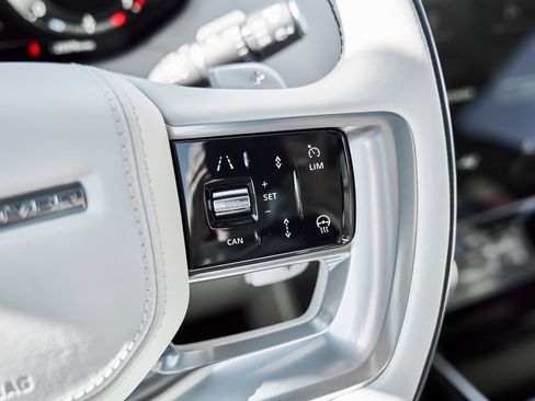 Used 2023 Land Rover Range Rover SE image 55