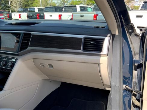 Used 2018 Volkswagen Atlas SE image 18