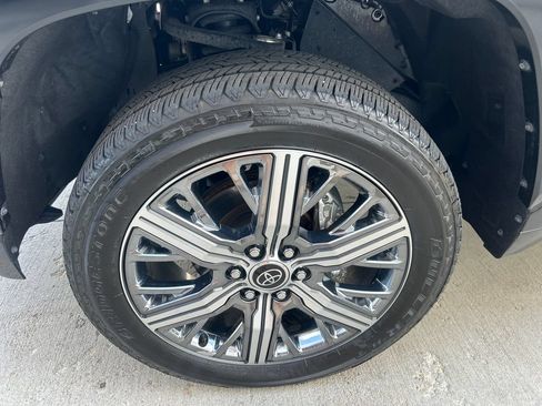 Used 2024 Toyota Tundra Capstone AWD/4WD image 16