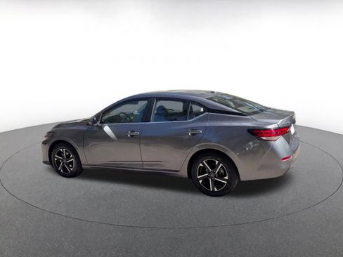 Used 2025 Nissan Sentra SV image 10