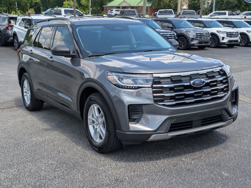 New 2026 Ford Explorer Active RWD image 4