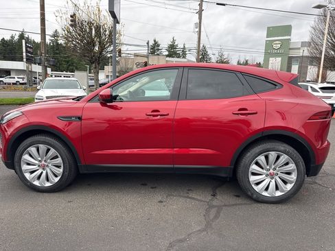 Used 2019 Jaguar E-PACE SE image 4