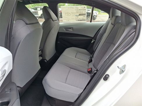 New 2025 Toyota Corolla SE image 6