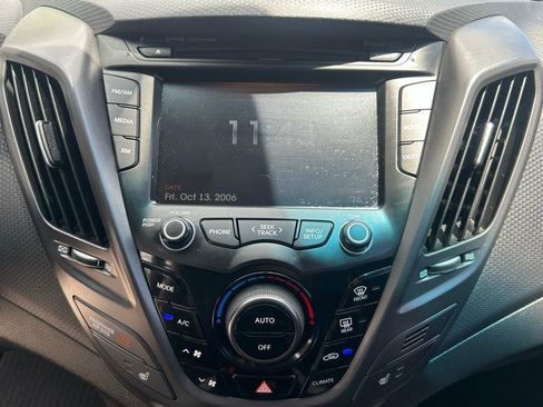 Used 2015 Hyundai Veloster Turbo w/ Option Group 04 FWD image 13