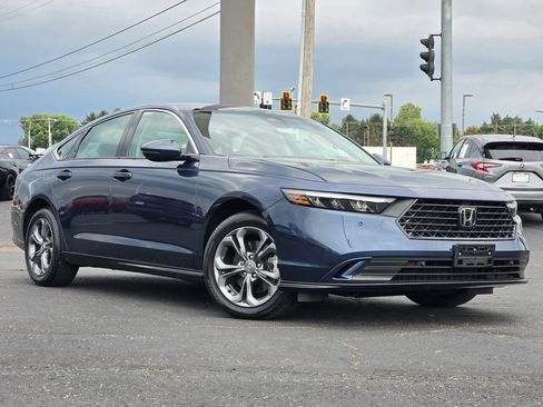 Certified 2023 Honda Accord EX-L image 2