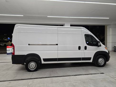 Used 2025 RAM ProMaster 2500 w/ Convenience Group FWD image 7