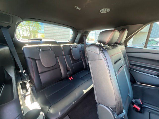 Used 2023 Ford Explorer ST-Line AWD/4WD image 16