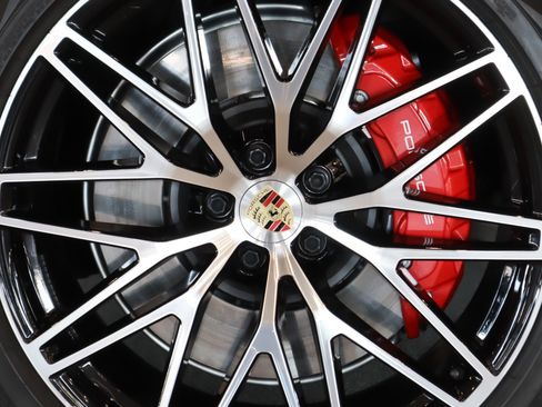 Used 2025 Porsche Macan GTS image 13