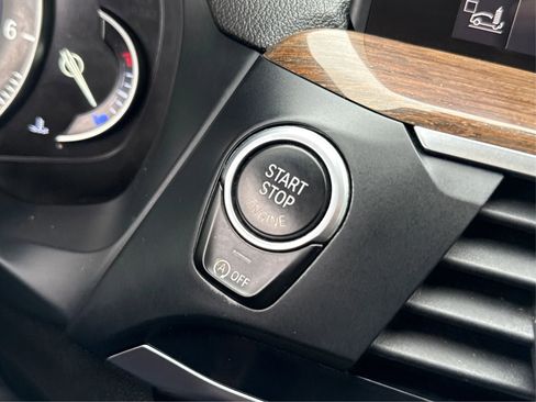 Used 2019 BMW X3 xDrive30i w/ Premium Package image 24