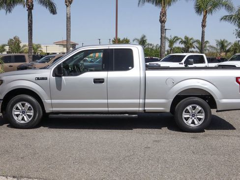 Used 2015 Ford F150 XLT w/ Trailer Tow Package RWD image 5