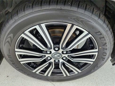 Used 2024 Lexus LX 600 4WD w/ Luxury Package image 60