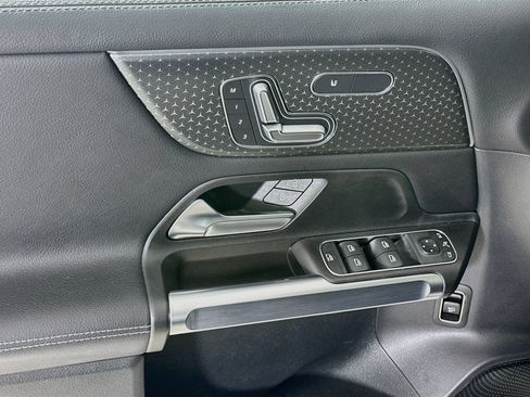 Certified 2024 Mercedes-Benz GLB 250 image 19