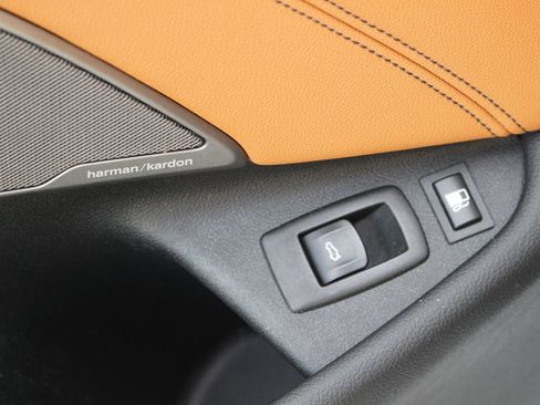 Used 2021 BMW 530e w/ Premium Package image 19