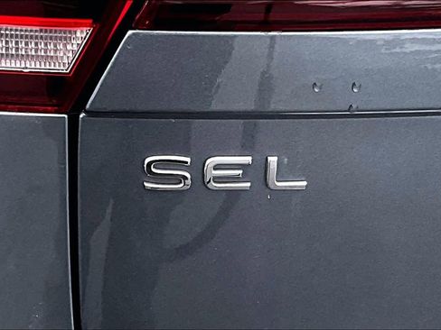 Used 2024 Volkswagen Tiguan SEL R-Line image 30